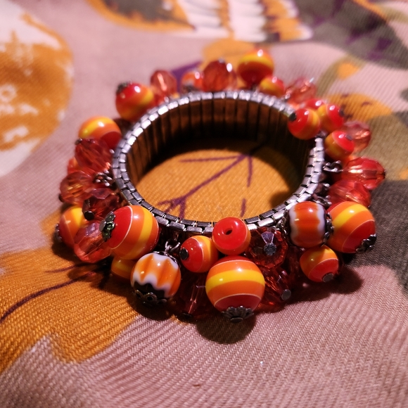 Cha Cha Beaded ☆Candy Corn☆ MCM Bracelet with Germany Stamped Earrings *VTG SET* - Picture 5 of 6